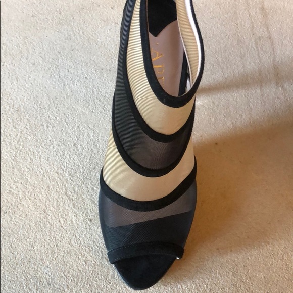 Aperlai Mesh and Leather Bootie Sz7.5/ 37.5